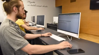Eskişehir&#8217;de Anadolu Üniversitesi&#8217;nde İİBF&#8217;nin Başarısı
