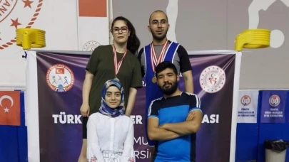 Eskişehir&#8217;de Görme Engelli Salih İki Altın Madalya Kazandı