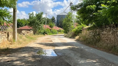 Eskişehir&#8217;de Uzun Yıllardır Asfalt Dökülmeyen Yollar Var!