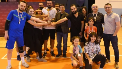 Eskişehir&#8217;de Personel Voleybol Turnuvası Şampiyonu AÖF Oldu