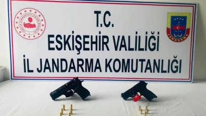 Eskişehir&#8217;de Şüpheliler Silahlarını Satamadan Yakalandı