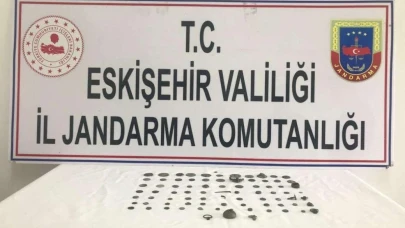 Eskişehir&#8217;de Jandarma 81 Parça Tarihi Eser Ele Geçirdi