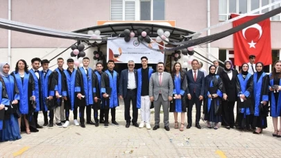 Eskişehir&#8217;de İnönü Anadolu Lisesi Öğrencileri Kep Attı