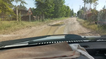 Eskişehir&#8217;de Yunus Emre&#8217;ye Yakışmayan Bozuk Yollar