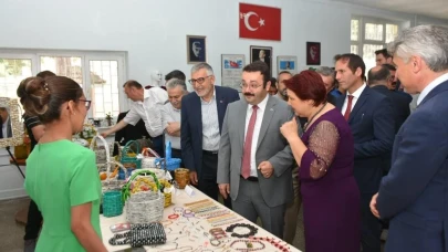 Eskişehir İnönü Halk Eğitim Merkezi Sergi Açtı