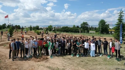 Eskişehir&#8217;de Özel EOSB Meslek Lisesi&#8217;nin Hatıra Ormanı