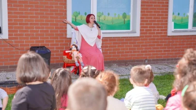 Eskişehir&#8217;de Çocuklar Şair Elem Erk ile Buluştu