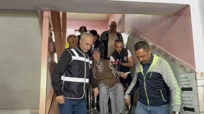 Eskişehir&#8217;de Oy Kullanmaya Gelen Parkinson Hastası