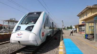 Adını Eskişehir&#8217;den Alan Tren İlk Kez Yolcularıyla Raylarda