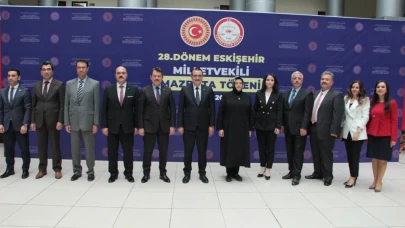 AKP Eskişehir Milletvekilleri Törenle Mazbatalarına Kavuştu