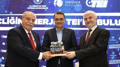 Bakan Dönmez TEI’de Eskişehir&#8217;deki Öğrencilerle Buluştu