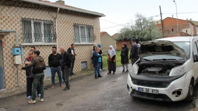 Eskişehir&#8217;de Yıldırım Düşen Mahalle Büyük Zararda