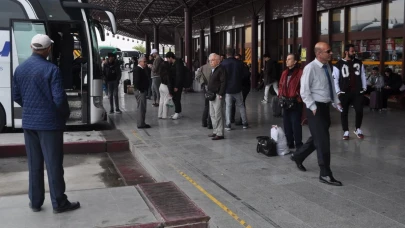 Eskişehir&#8217;deki Depremzedeler Memleketlerine Dönüyor