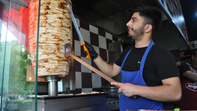 Eskişehir&#8217;de Öğrenci Dostu Dönerci Esnafı