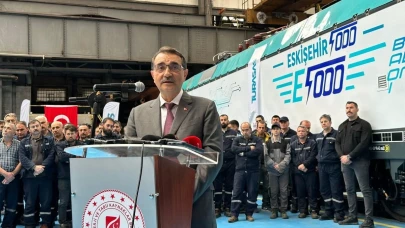 Bakan Dönmez Eskişehir 5000’in İsim Töreni’ne Katıldı