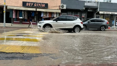 Biriken Sular Eskişehir Vatandaşlarına Zor Anlar Yaşattı