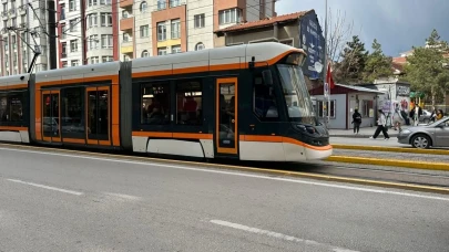 Eskişehir&#8217;de Kaza Sonrası Tramvay Seferleri Normale Döndü