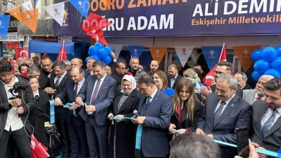 Bakan Dönmez, Eskişehir&#8217;de Ak Parti Bürosu Açılışına Katıldı