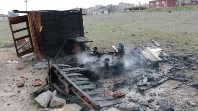 Eskişehir&#8217;de Bir Güvercin Kulübesi Yanarak Küle Döndü