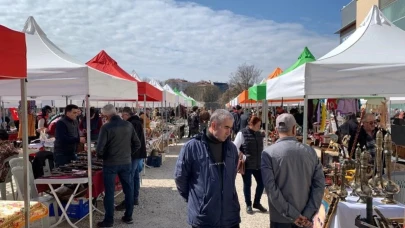 Eskişehir Vatandaşlarından Antika Pazarına Yoğun İlgi