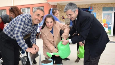 Eskişehir&#8217;de Otizm Farkındalığı için Fidan Dikimi