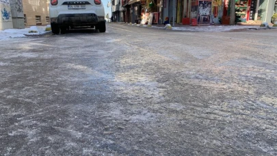 Eskişehir Merkezi Adeta Buz Pistine Döndü