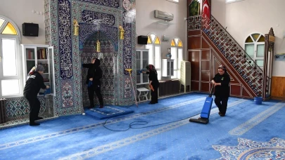 Tepebaşı&#8217;ndaki Camilerde Ramazan Temizliği Başladı