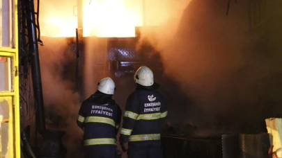 Eskişehir’de Çıkan Yangında Üç İş Yeri Hasar Aldı