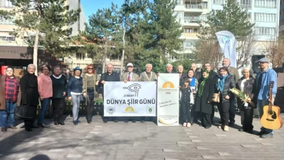 Eskişehir de Dünya Şiir Günü’nde Şairler Şiirlerini Okudu