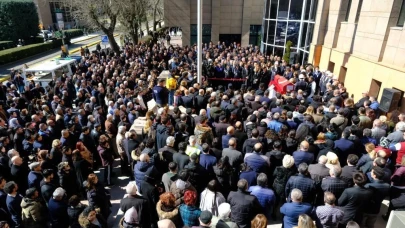 Büyükşehir Belediyesi Başkan Vekili Aydın Ünlüce gözyaşları içinde uğurlandı