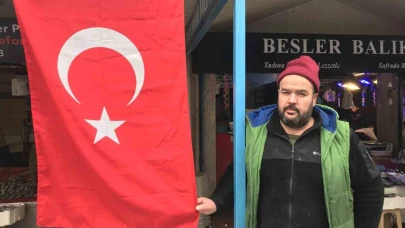 Eskişehir’de Esnaflar Türk Bayrakları Astılar