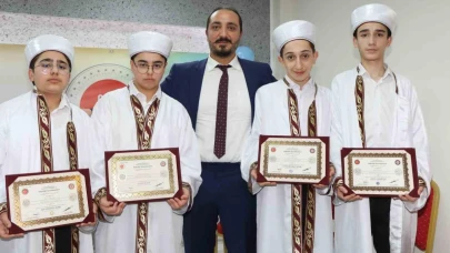 Eskişehirli Hafızlara Diplomaları Törenle Verildi