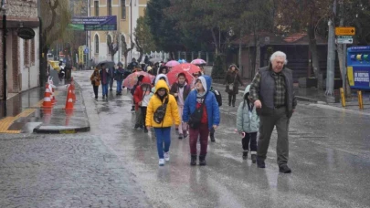 Sağanak Yağmura Rağmen Şehitleri Böyle Andılar