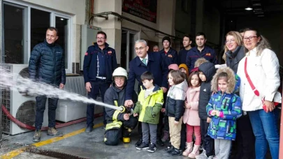 Meslek tanıtım etkinliğinde miniklerin heyecanına ortak oldu