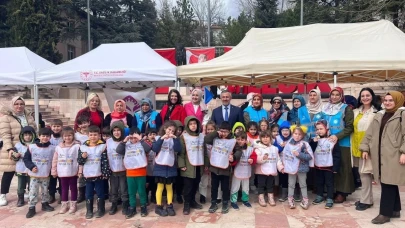 Başkan Yıldırım, depremzedeler için kurulan hayır çarşısına katıldı