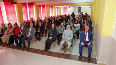 Kütahya’da depremzede kadınlara yönelik konferans