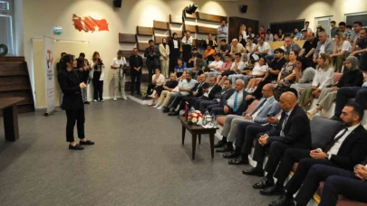 İrem Bayraktar Aksakal, Eskişehir’de öğrencilerle bir araya geldi