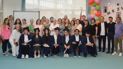 İşitme Engelli Öğrenciler Halk Oyunları Sergiledi