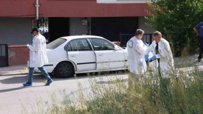 Kızını ve torununu, boşandığı eşine sahip çıktıkları için öldürmüş