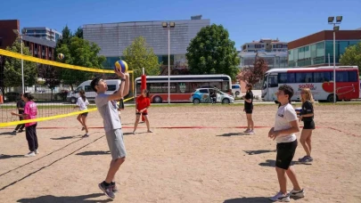 Eskişehir'de Deniz Yok Ama Plaj Voleybolu Var