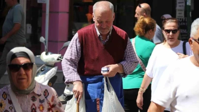 Görme Engelli 62 Yaşındaki İşportacı 3 Çocuğunu Yetiştirip 2 Ev Aldı