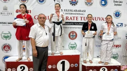 Eskişehirli minik sporcu uluslararası karate turnuvasında birincilik elde etti