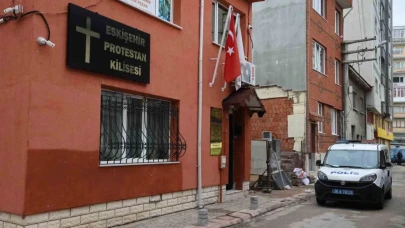 Kiliseye Zorla Girmeye Çalışan Şahıslar Hakkında Hapis İstemi