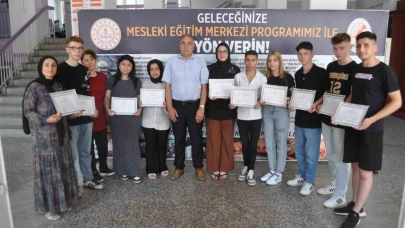 Diplomasını Alan 52 Öğrenci İş Sahibi Oldu