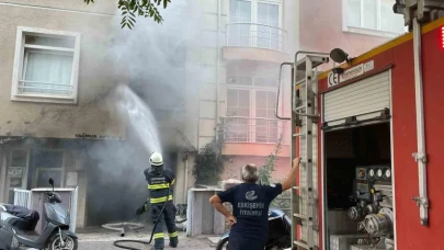 Garajda çıkan yangın sonrası araçlar kullanılamayacak hale geldi