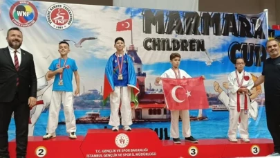 Eskişehirli Karateciler İstanbul'dan Madalya İle Döndü