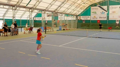 Eskişehir Kurtuluş Yılı Tenis Turnuvası ETA Tenis Kulübü'nde Başladı