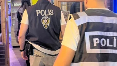 Polisin çalışmasında 2 aranan şahıs yakalanırken, 1 işletmeye işlem yapıldı