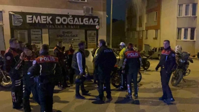 Polisten Kaçarken Kazaya Sebep Oldu: 2'si Polis 4 Yaralı