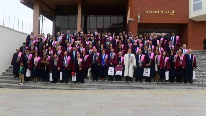 Anadolu Üniversitesi'nde Akademik Başarılar Ödüllendirildi